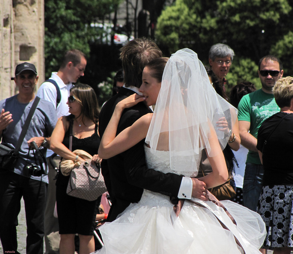 20110608_14 Newlyweds #2 by the Colosseum, Rome, Italy